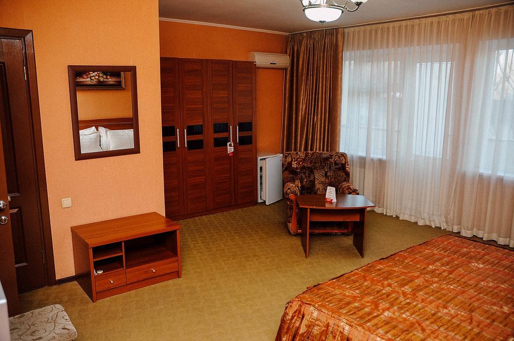Dostyk Hotel Sjymkent Exteriör bild