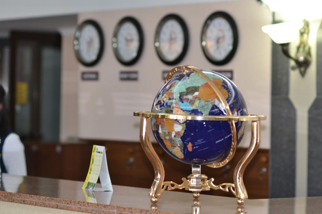 Dostyk Hotel Sjymkent Exteriör bild