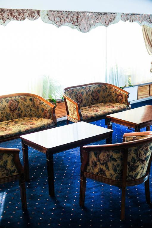 Dostyk Hotel Sjymkent Exteriör bild