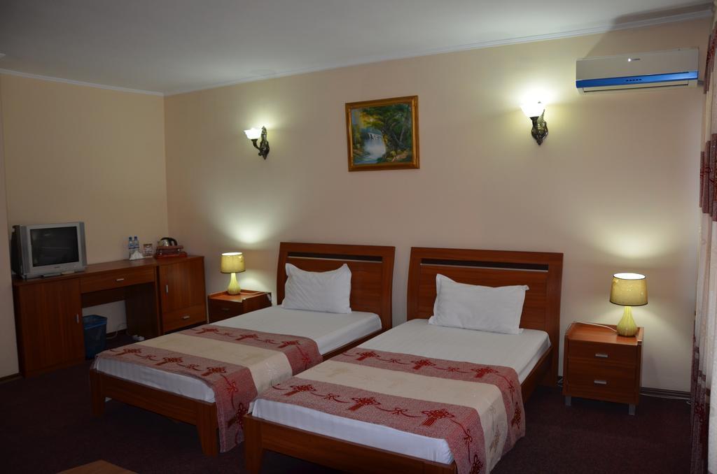 Dostyk Hotel Sjymkent Exteriör bild