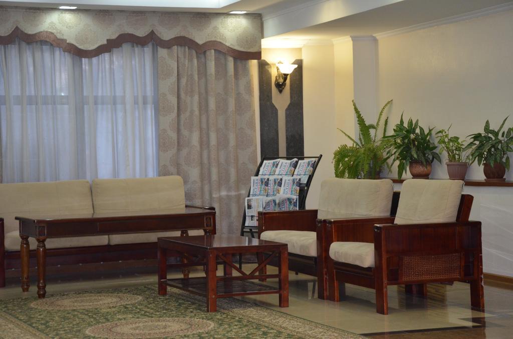 Dostyk Hotel Sjymkent Exteriör bild