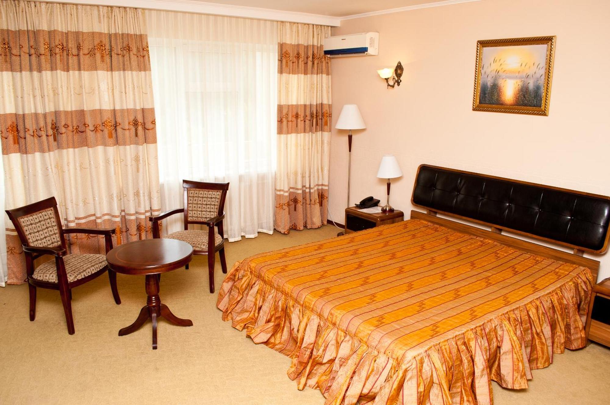 Dostyk Hotel Sjymkent Exteriör bild