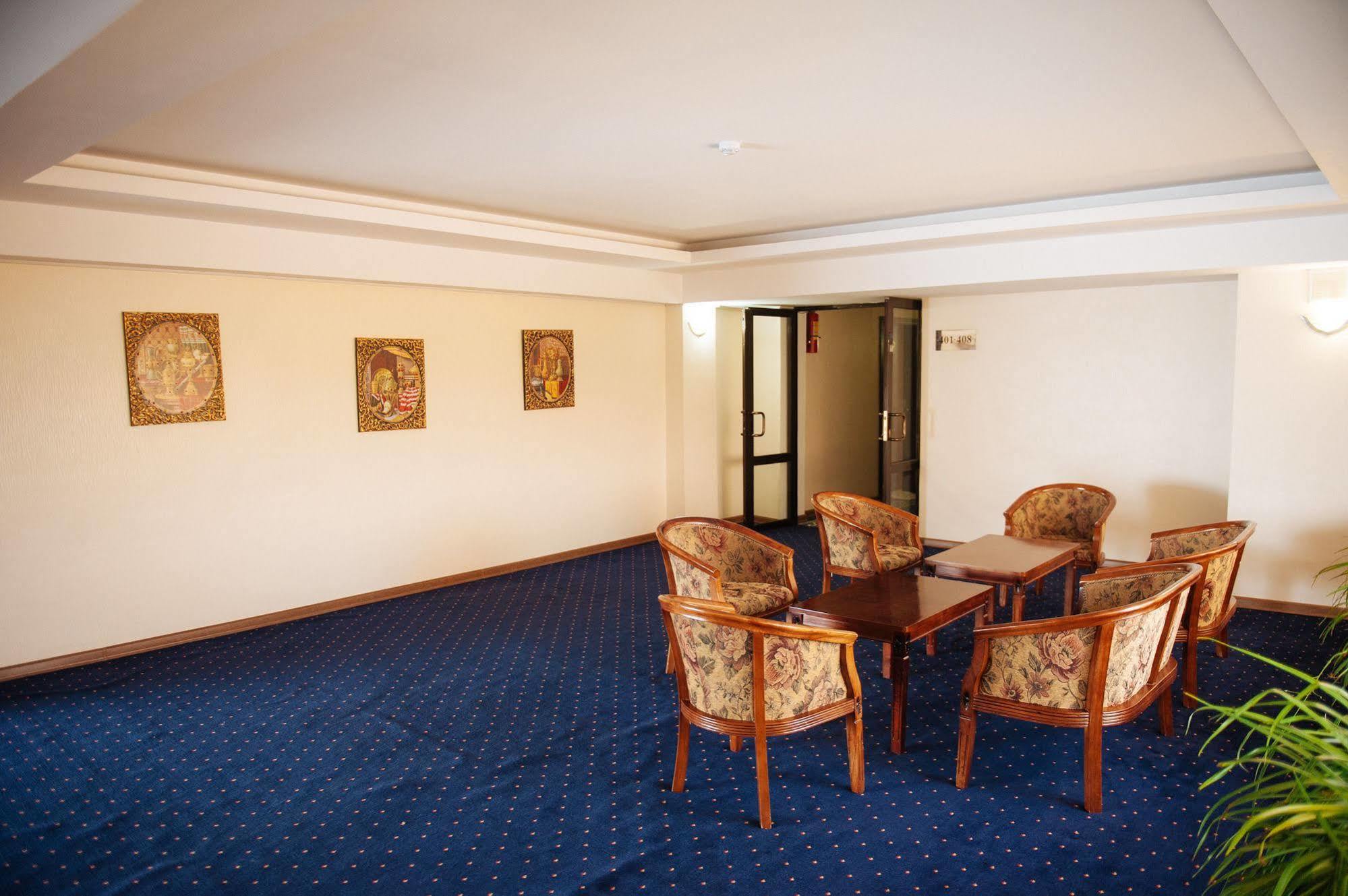 Dostyk Hotel Sjymkent Exteriör bild