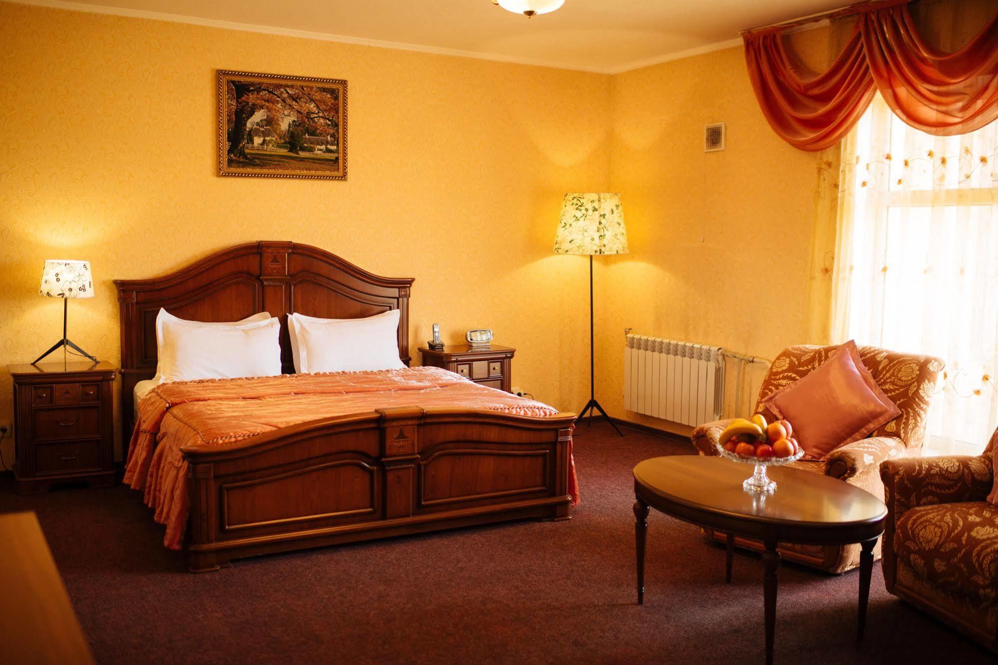 Dostyk Hotel Sjymkent Exteriör bild