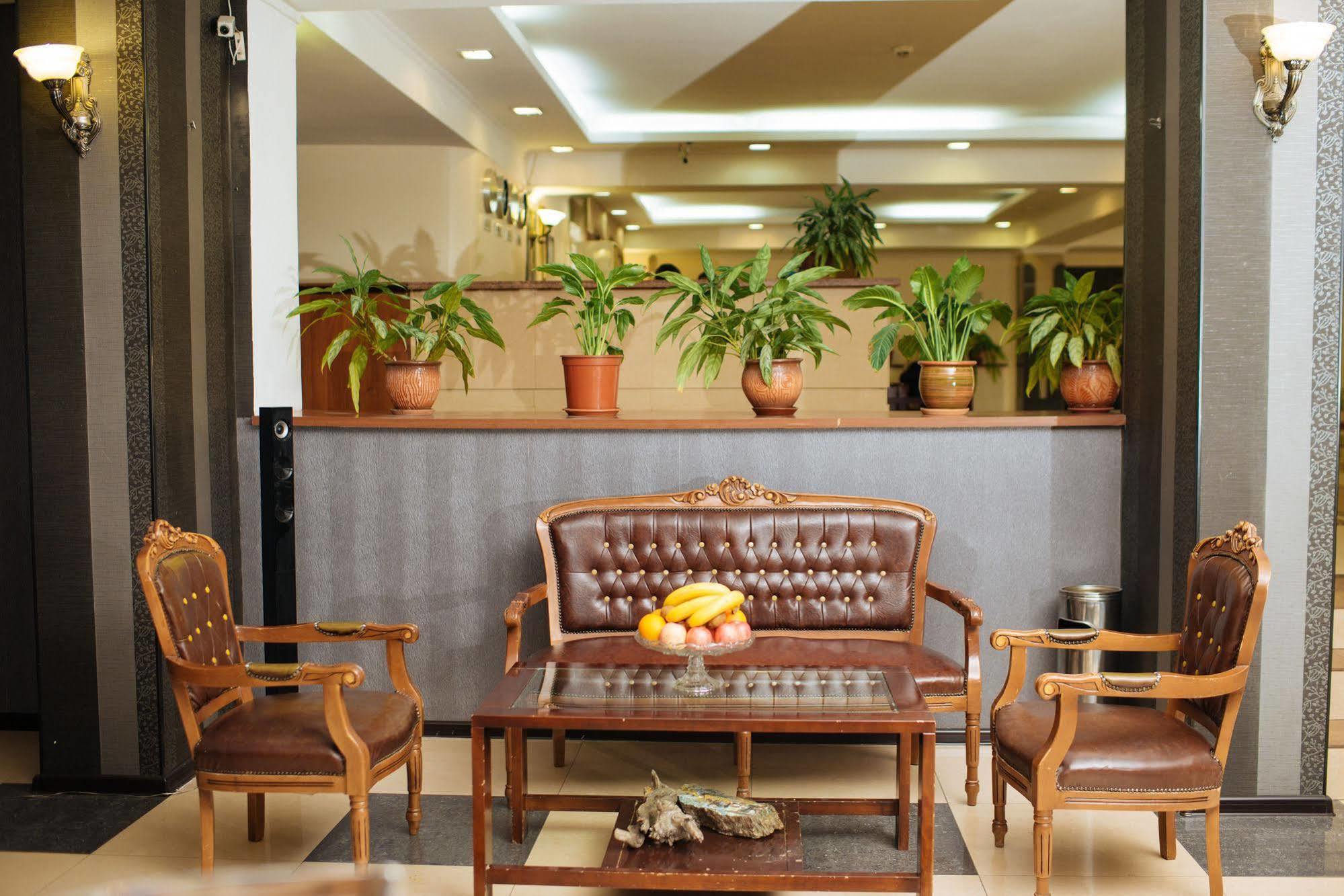 Dostyk Hotel Sjymkent Exteriör bild
