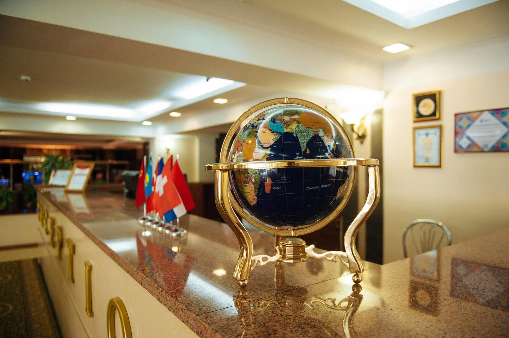 Dostyk Hotel Sjymkent Exteriör bild